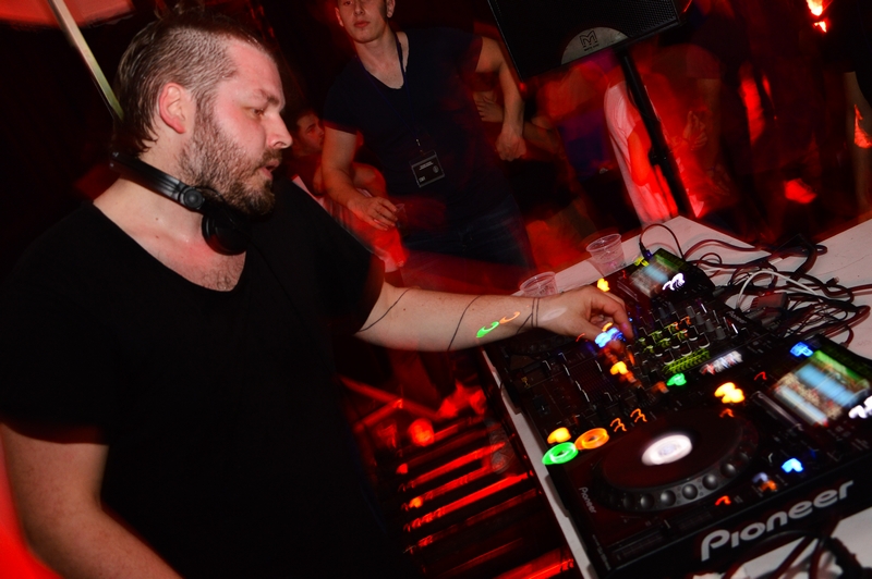 Techno Station
